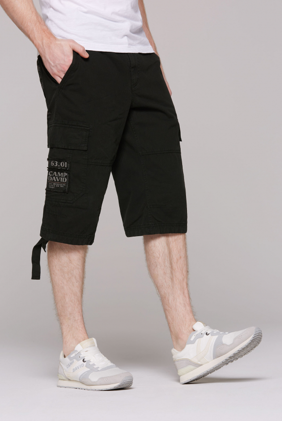 Skater Shorts mit Webstreifen und Prints