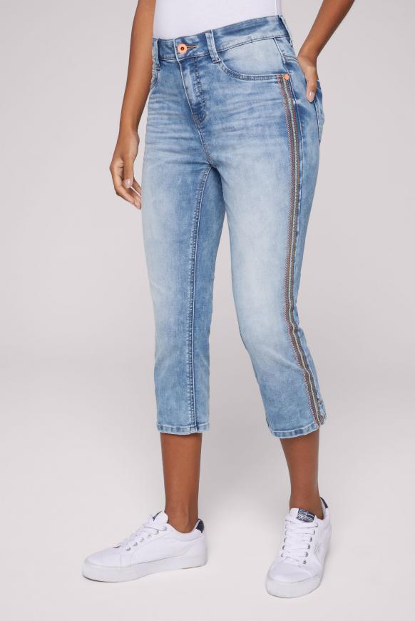 Capri Jeans NO:RA mit Stickereien