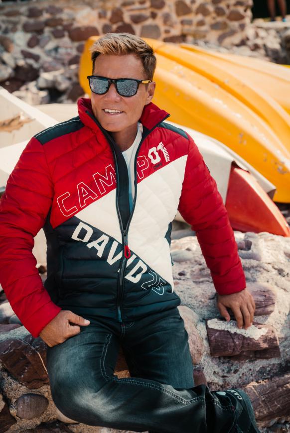 Jacke im Materialmix mit Colour-Design royal red