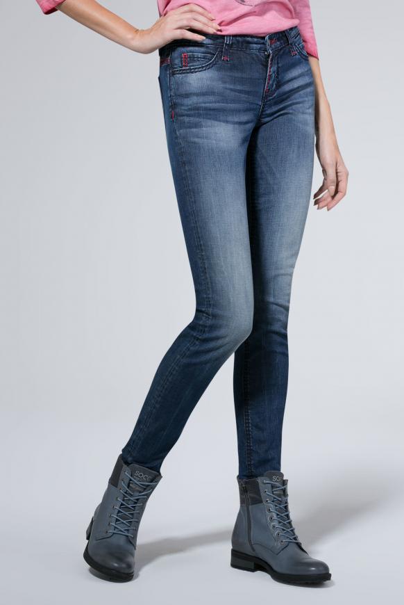 Jeans HE:DI mit Used-Optik und farbigen Steppnähten dark blue vintage