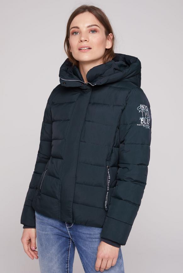 Winterjacke mit Stehkragen und Kapuze