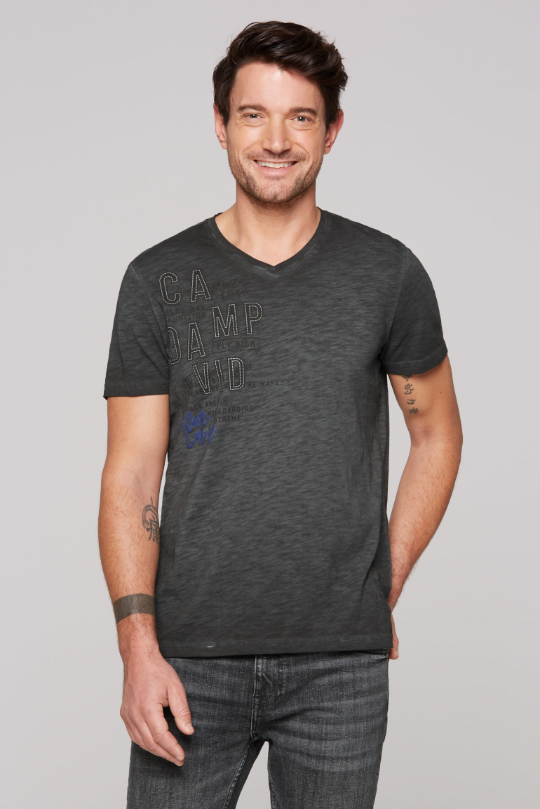 T-Shirt Inside Oil Dyed mit V-Neck und Print black