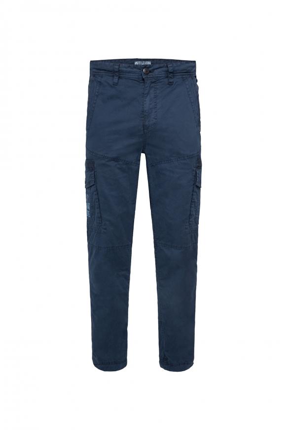 Cargohose mit Tapes und kleinen Artworks brave blue