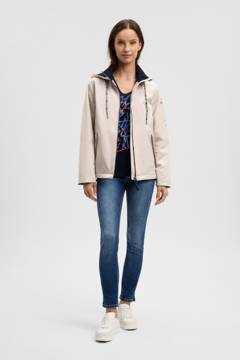 Kurzjacke mit Kapuze und Artworks