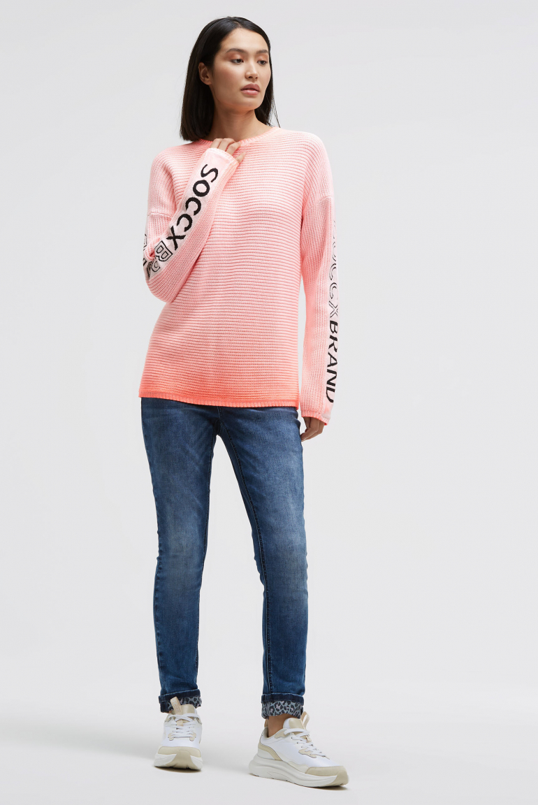 Pullover mit Intarsia-Design an den Ärmeln