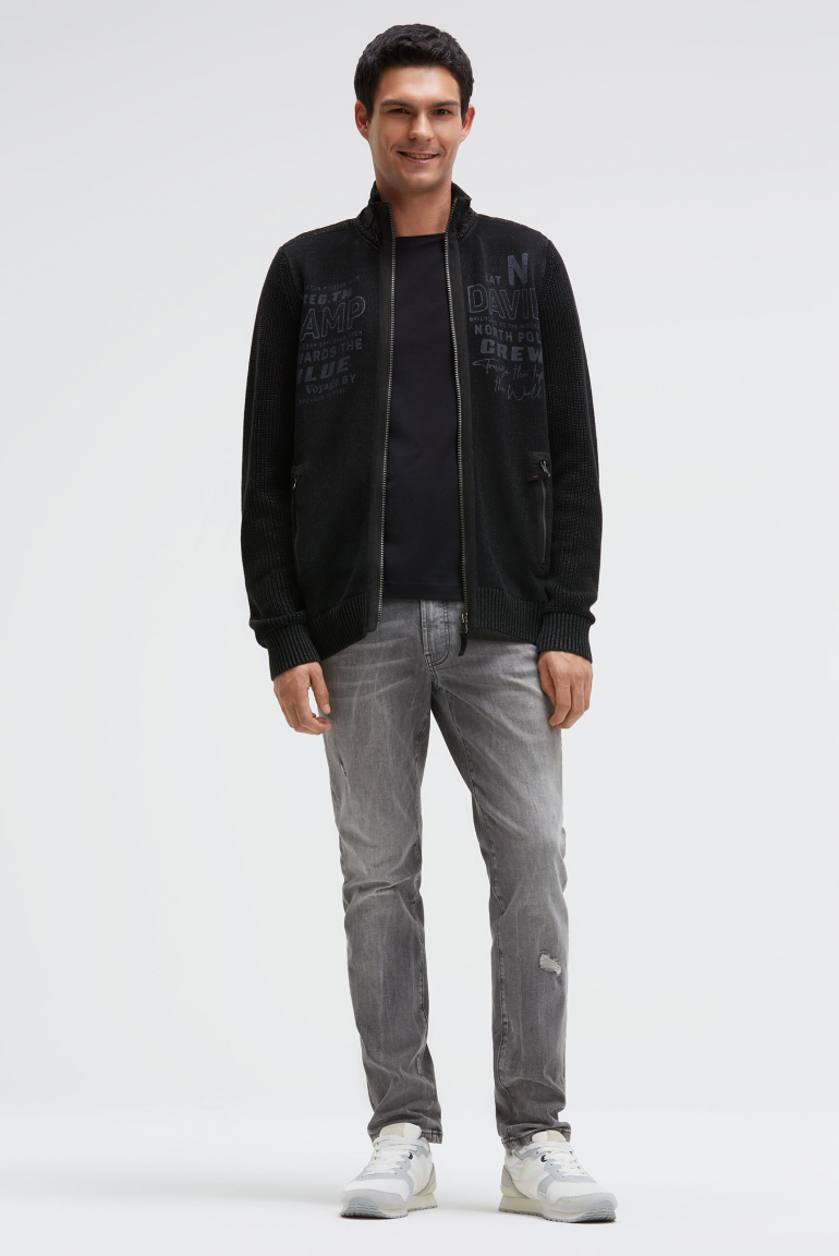 Strickjacke mit Tapes und Label Prints