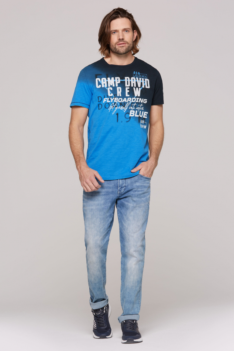 T-Shirt mit diagonalem Dip-Dye-Effekt
