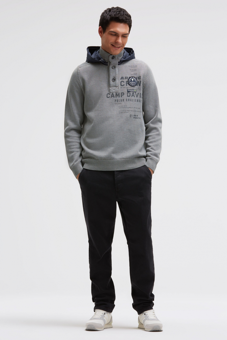 Troyer-Pullover mit abnehmbarer Kontrastkapuze