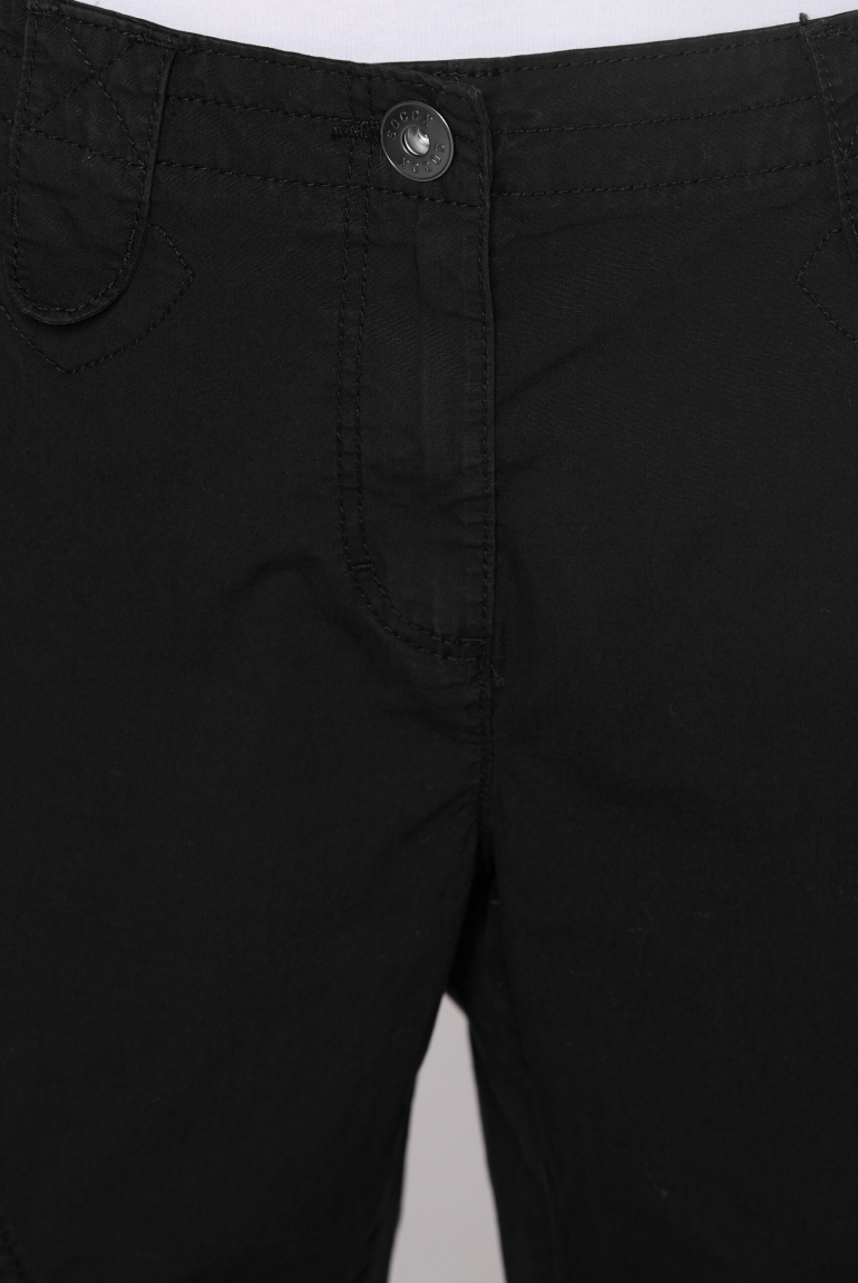 Basic Skater-Shorts mit Beintaschen