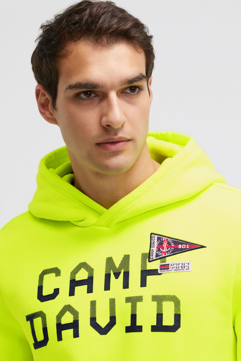 Hoodie mit Rubber Print und Tapes