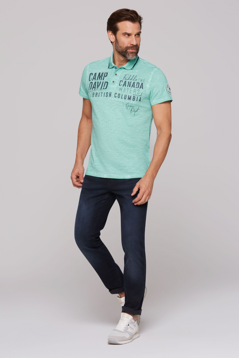 Poloshirt mit Label-Applikationen