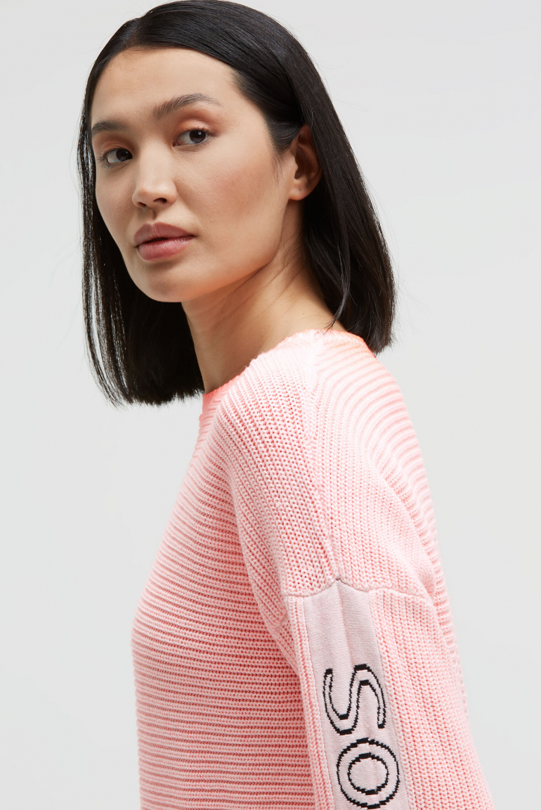 Pullover mit Intarsia-Design an den Ärmeln