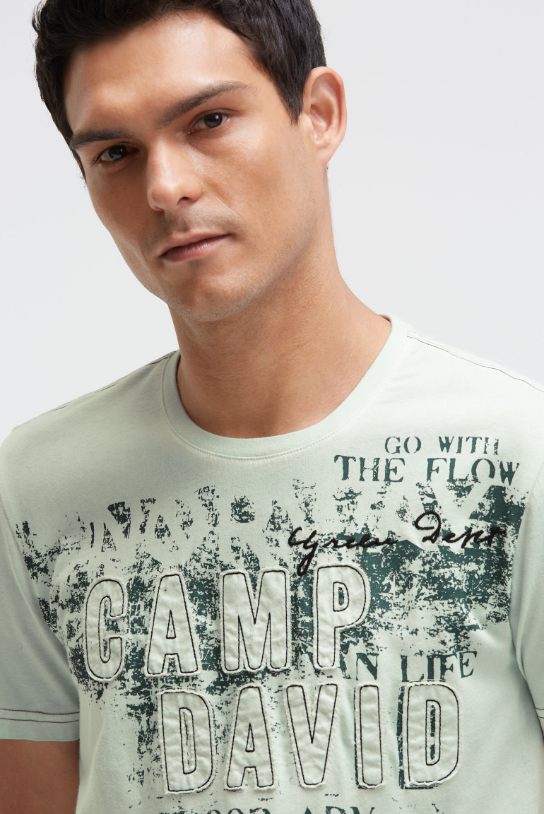 T-Shirt im Used Look mit Logo-Applikationen