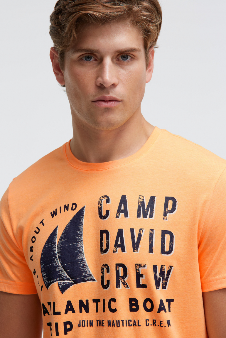 T-Shirt mit Label Print