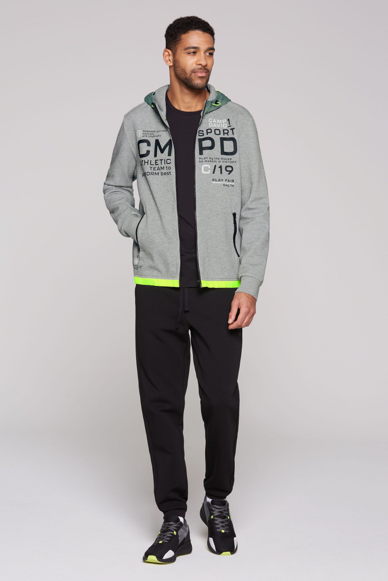 Trainingsjacke mit Kontrastkapuze und Prints