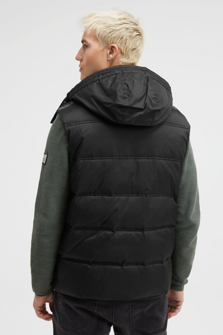 Steppweste mit Tapes, Artworks und Kapuze