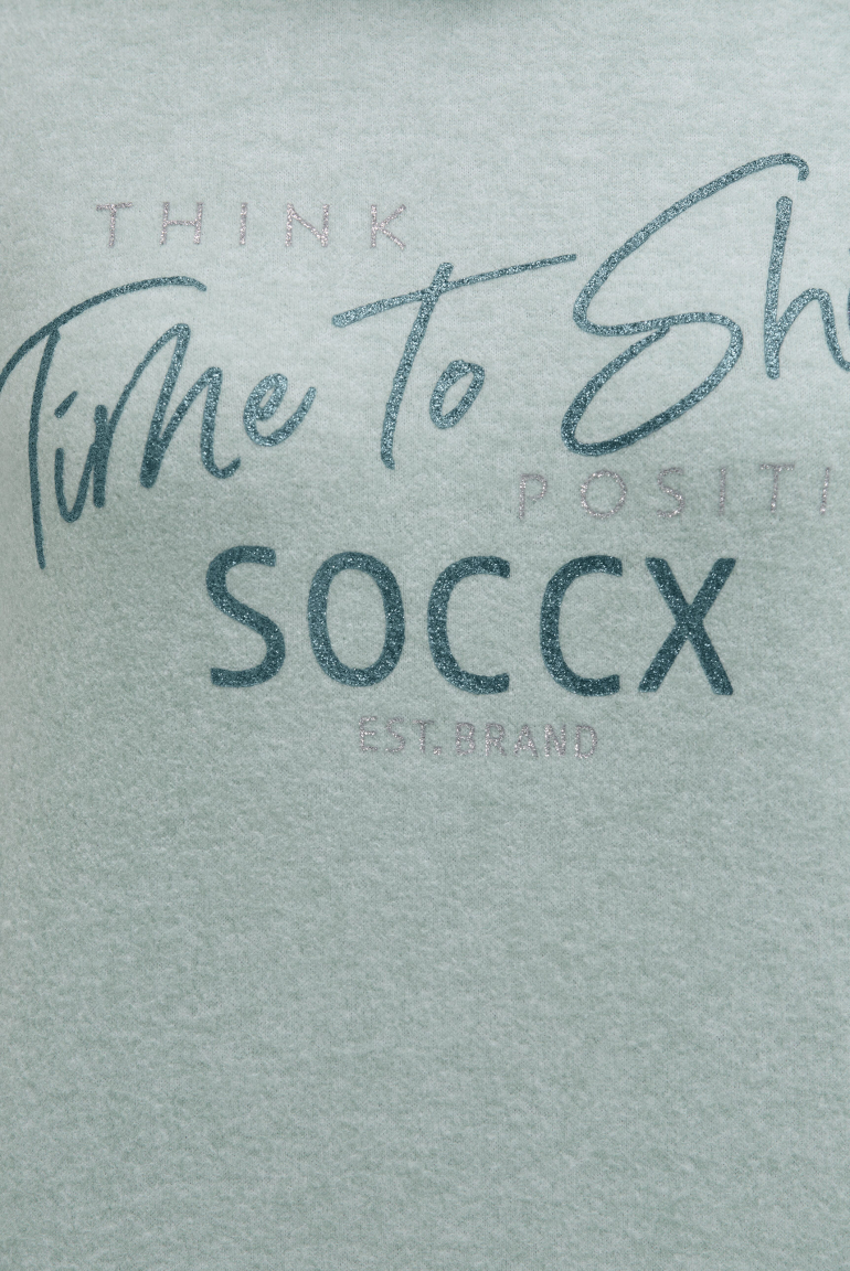 Flauschstrickpullover mit Kragen und Glitter Print