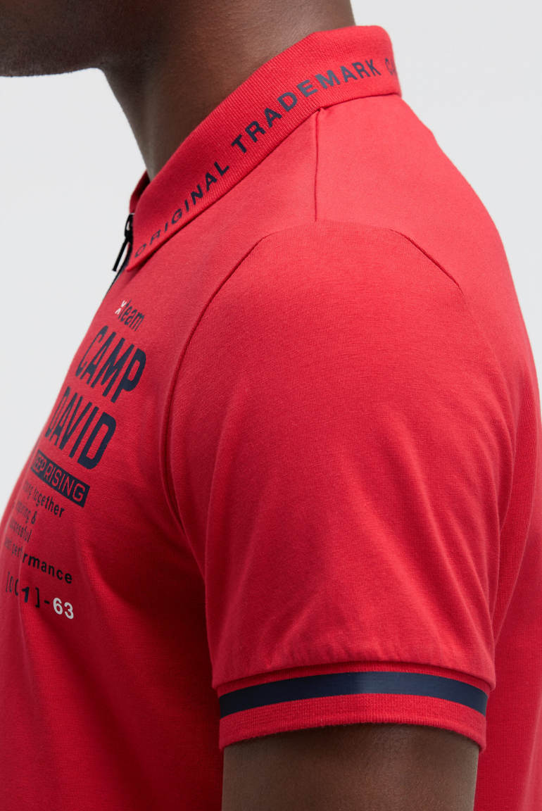 Kurzarmpolo mit Zipper und Folienprints