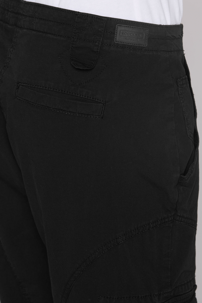 Basic Skater-Shorts mit Beintaschen