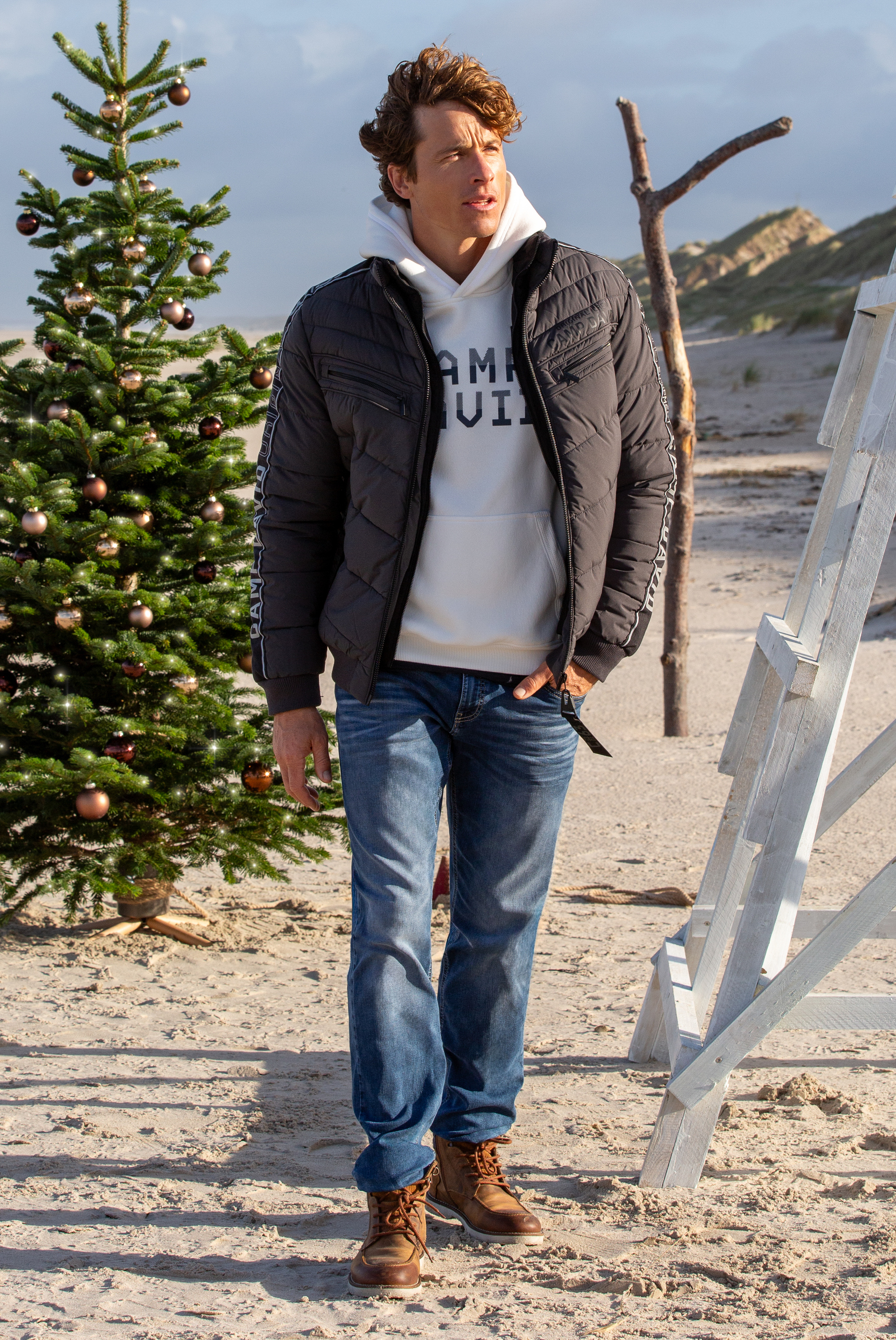 Sailing The World Look2