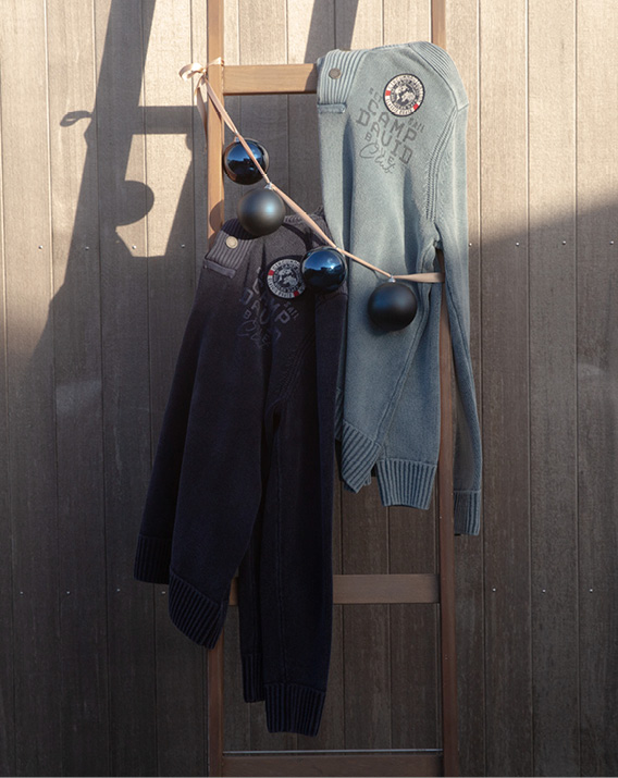 Model mit Tannenbaum