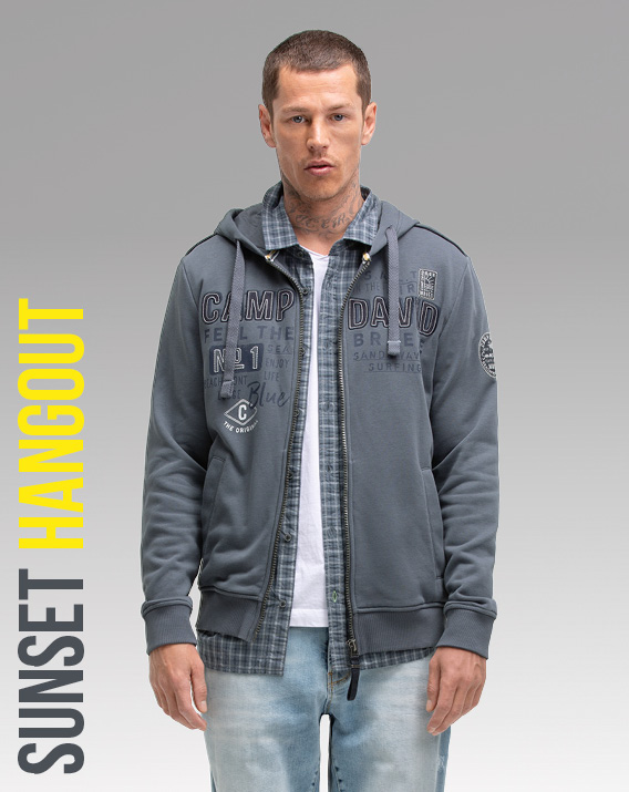 Model trägt Sommerlook